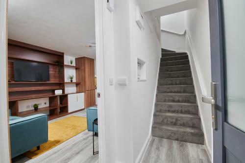 Stunning 5 Bed House In Manchester Sleeps8 Wparking