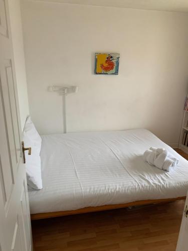 Cosy 2br House With Office & Parking!