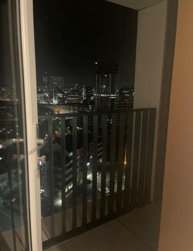 Luxury Apartment Manchester With Balcony Views