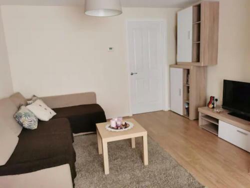 Entire 3 Bedroom House Manchester Free Parking