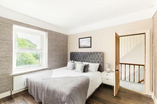 Rustic 4 Bedroom House - Garden -dog Friendly