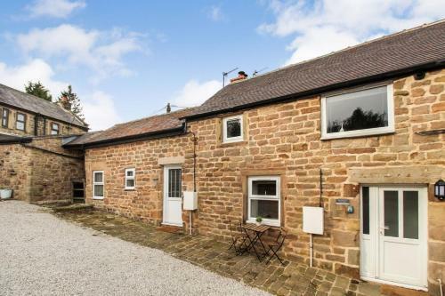Beautiful Cottage With Countryside Views & Parking