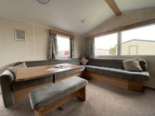 Holiday In Caravan