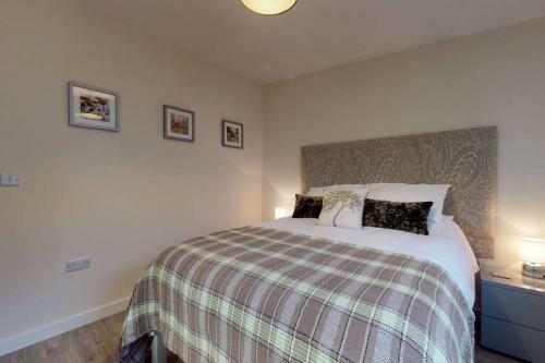 Peashell Farm Apartments - The Highlander