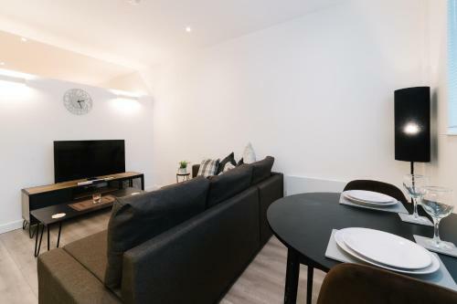 Milton Keynes Central Business Hub Apartment