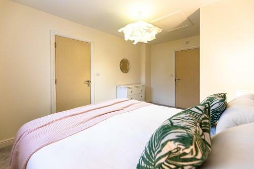 Waterside Lodge By Crew Homes