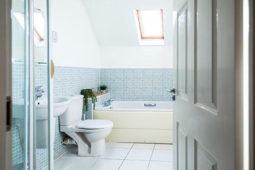 Executive Perivale Apartment By Crew Homes