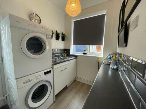 Apartamento Lovley 2 Bedroom House With Free Parking