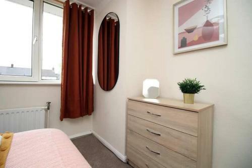Fully Equipped And Self Check In 2 Bedroom Apartment