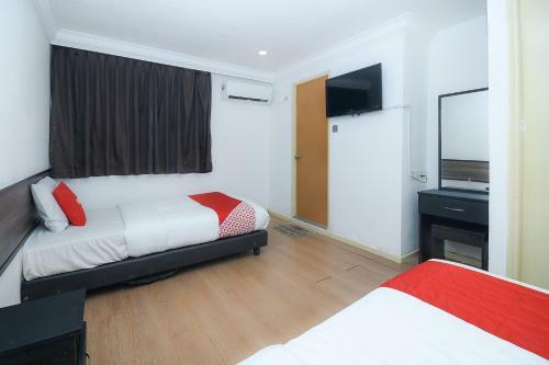 Hotel Oyo 90220 River Inn