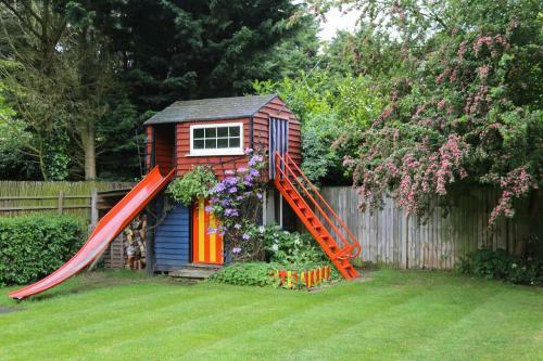 Villa Surlingham Lodge Cottages