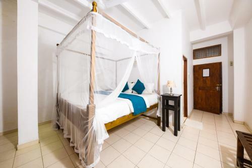 Primetime Hotel