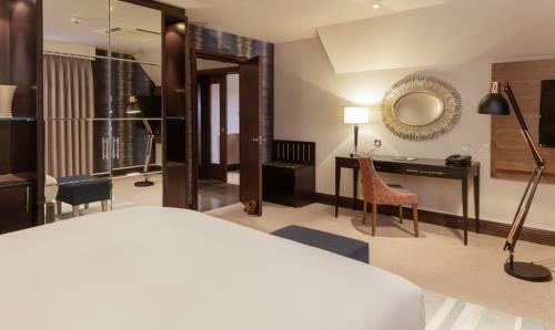Hotel The Cambridge Belfry - Qhotels
