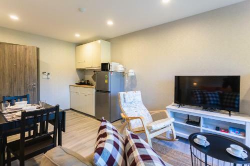 Awesome 1 Bed 1 Bath Apartment With Garden View, Pool, Wifi, Beach