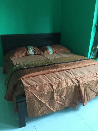 Hostal Famili Homestay