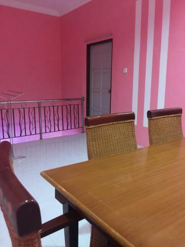 Hostal Famili Homestay