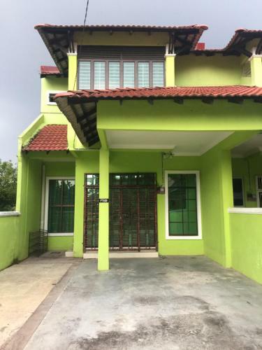 Hostal Famili Homestay