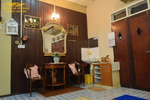 Hostal Teratak Ibunda Guest House