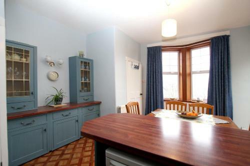 Three Bedroom Holiday House In Oban