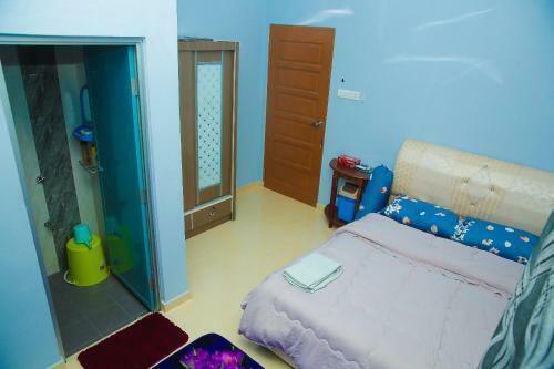 Bed & Breakfast Kakjah Riverside Homestay