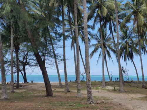 Hotel Oyo 90278 Redzwan's Beach Resort