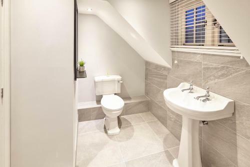 Host & Stay- Graham House