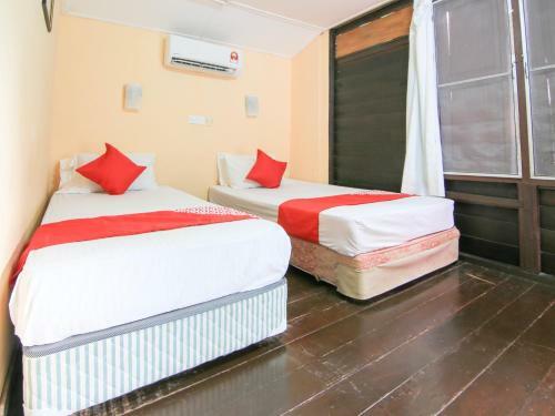 Hotel Oyo 44084 Ombak Inn Chalet