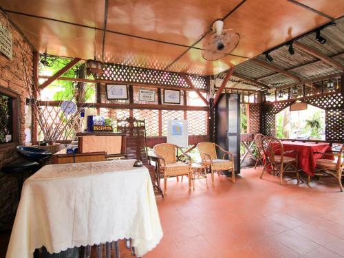 Hotel Oyo 44084 Ombak Inn Chalet