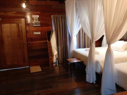 Lodge Utan Teluk Nipah