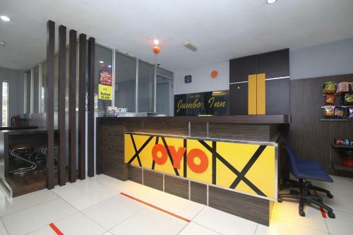 Hotel Oyo 90136 Jumbo Inn