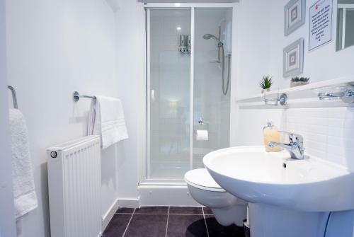 Byevo Glasgow Airport Apartment 5