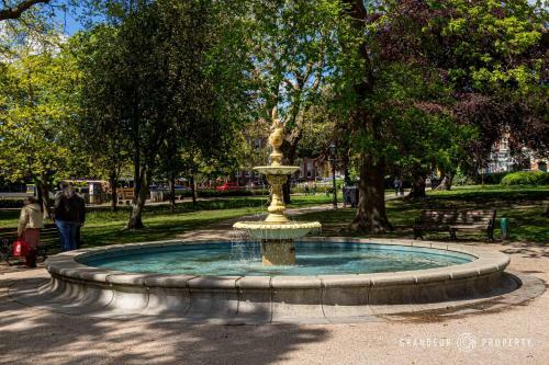 Apartamento Glamorous 2 Bed, Central Location, Scenic Views, Parking