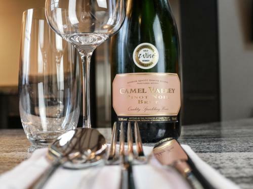 Padstow Escapes - The Long Room Luxury Apartment