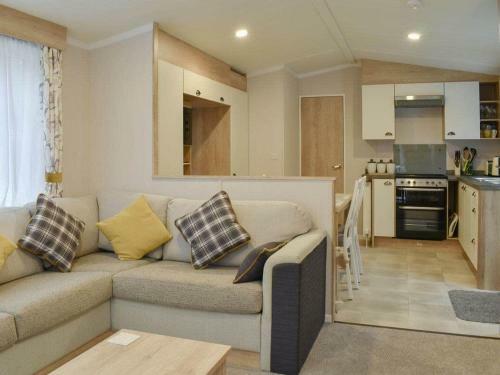 The Hollies Lodge