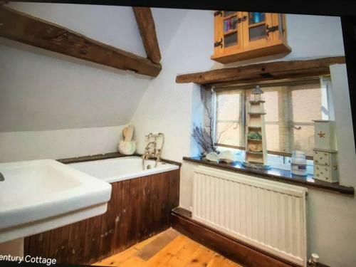 Cosy, Historic, Pet Friendly Cottage, Petworth