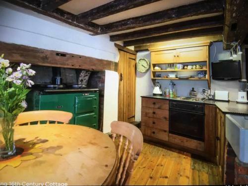 Cosy, Historic, Pet Friendly Cottage, Petworth