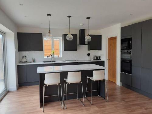 Hayle Modern Detached House Near Beaches Cornwall