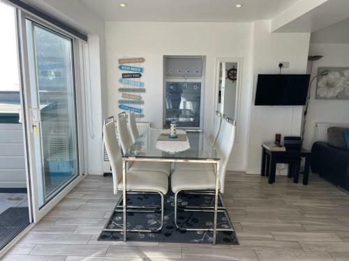Direct Beach Access Modern Bungalow Views Across The English Channel