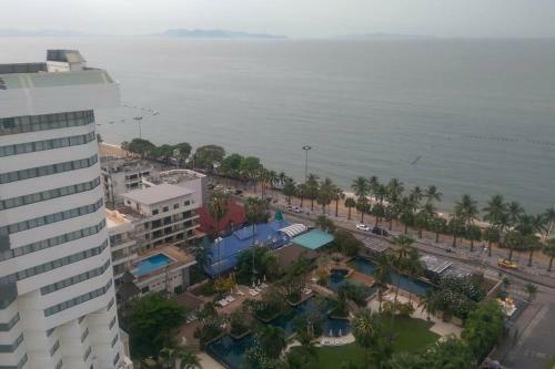 Thailand Pattaya Front Line Beach Apartment