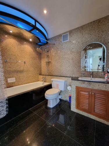 Thailand Pattaya Front Line Beach Apartment