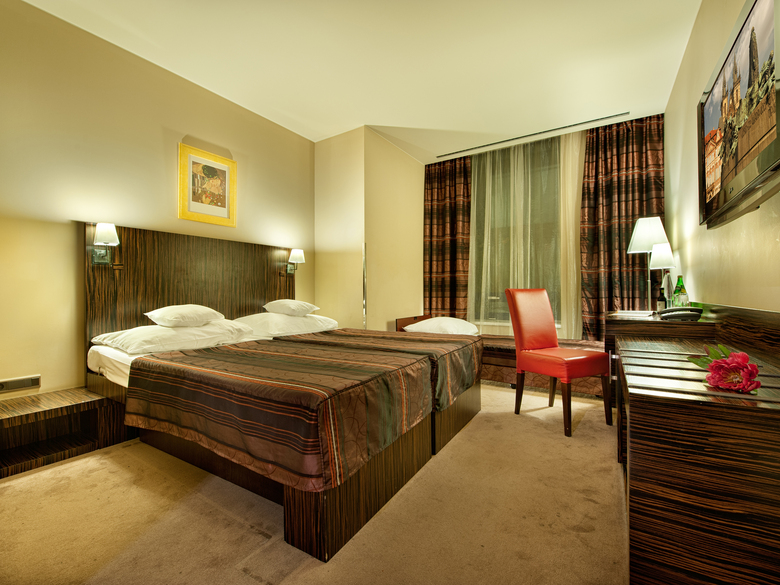 Ea Hotel Crystal Palace