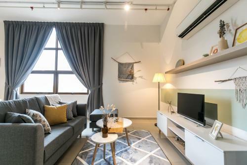 Apartamento Pinnacle Duplex@6pax-5m Walk To Paradigm Mall+wifi