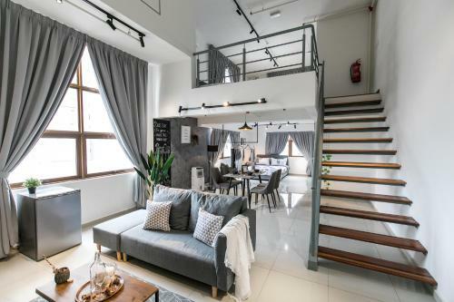 Apartamento Pinnacle Duplex@6pax-5m Walk To Paradigm Mall+wifi