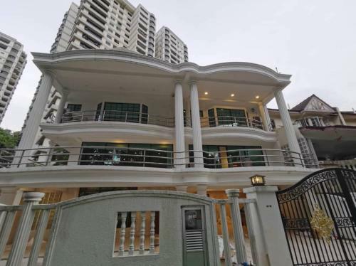 Petaling Jaya Ecovilla 90 By Vale Pine