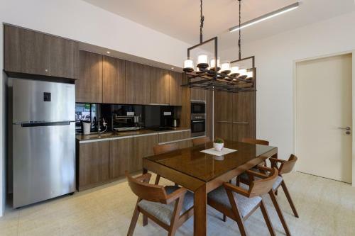 By The Sea Beach Front Apartment