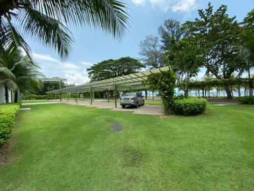 Apartamento By The Sea Beachfront Home