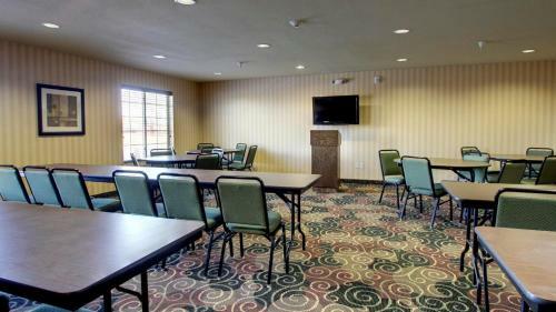 Cobblestone Hotel - Wayne