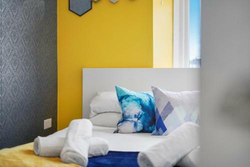 Fresh Contemporary Plymouth Apartment