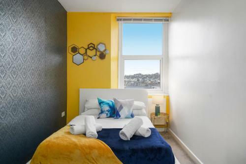 Fresh Contemporary Plymouth Apartment