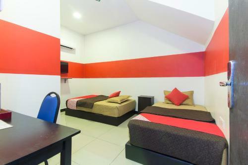 Oyo 439 Night Queen Hotel